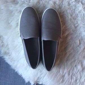 Vince slip on